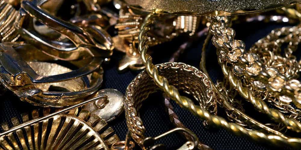 Gold und Schmuck bei Einfuhr - Anzeigen wegen Steuerhinterziehung vom Zoll