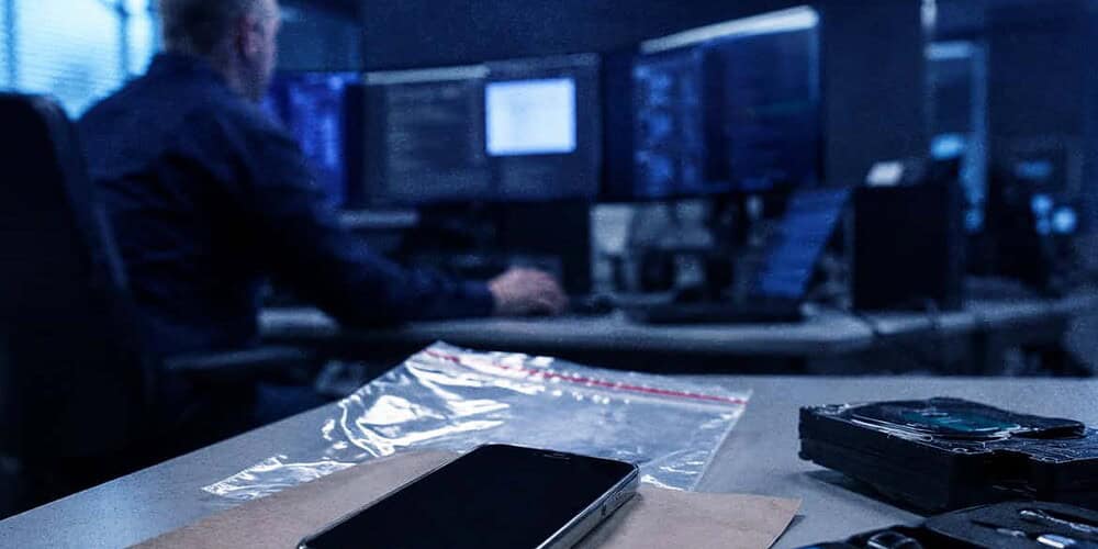 verschluesselte-chats-auswerten_beitrag WhatsApp, Signal & Threema: Kann die Polizei verschlüsselte Chats auswerten?