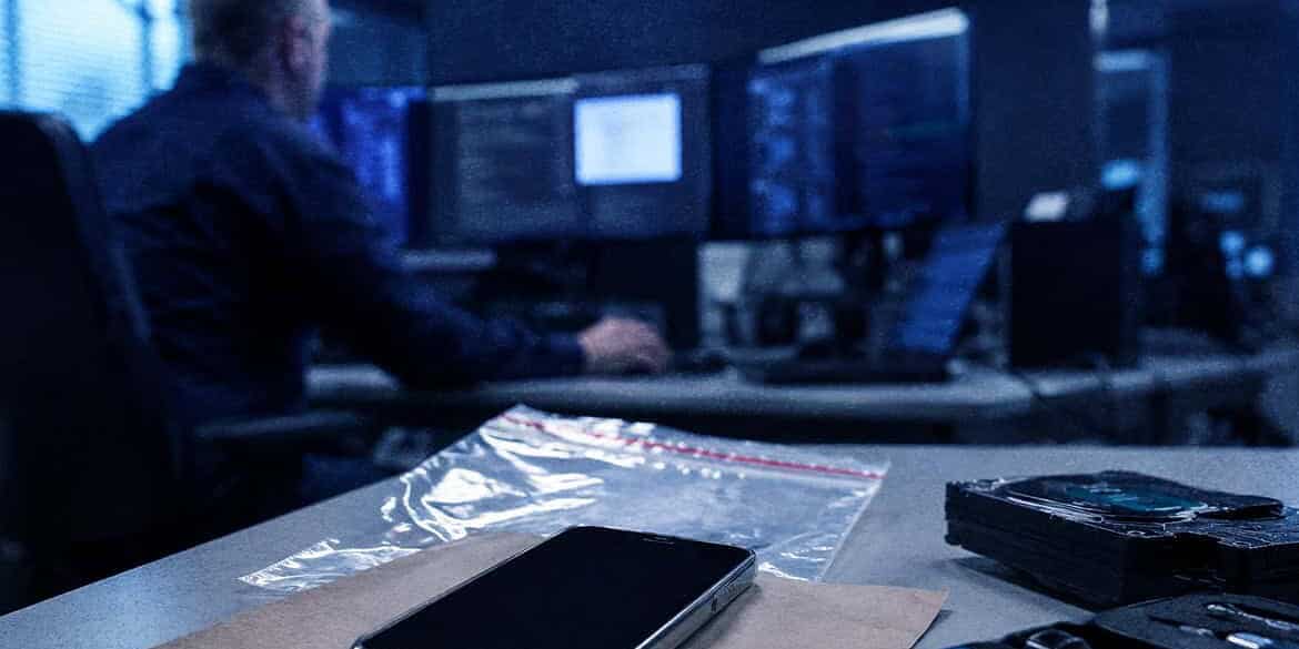 verschluesselte-chats-auswerten_beitrag WhatsApp, Signal & Threema: Kann die Polizei verschlüsselte Chats auswerten?
